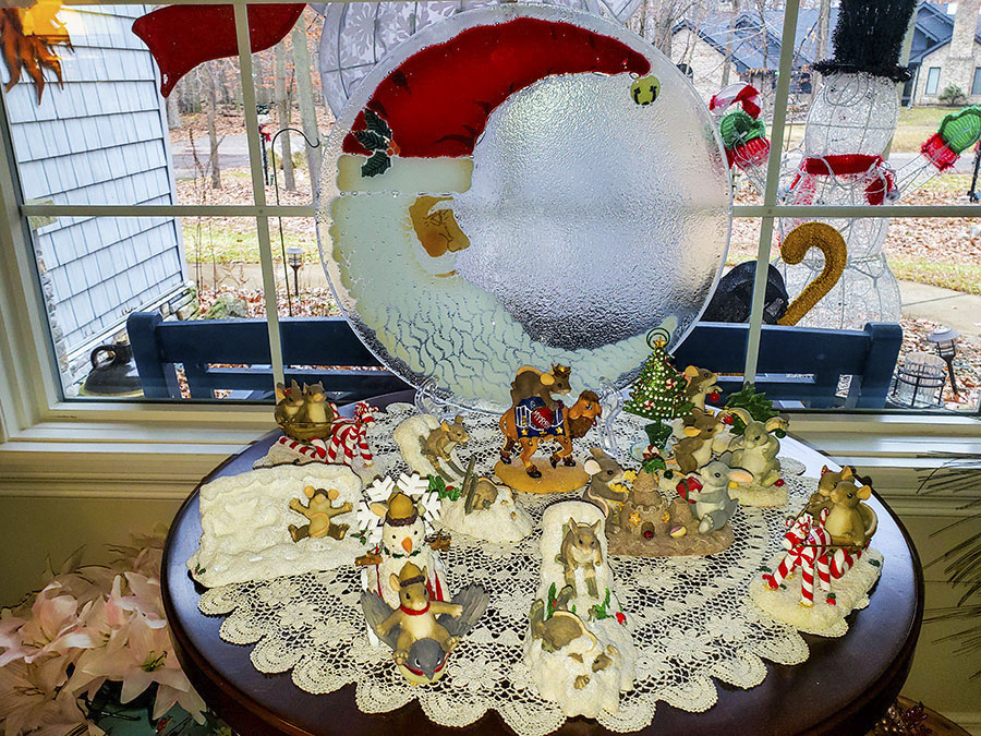 Peggy Karr Santa Plate and plaiying mice